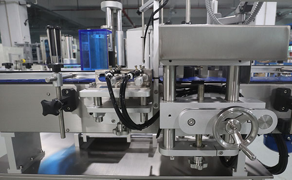 全自動圓瓶貼標(biāo)機,貼標(biāo)機,圓瓶貼標(biāo)機