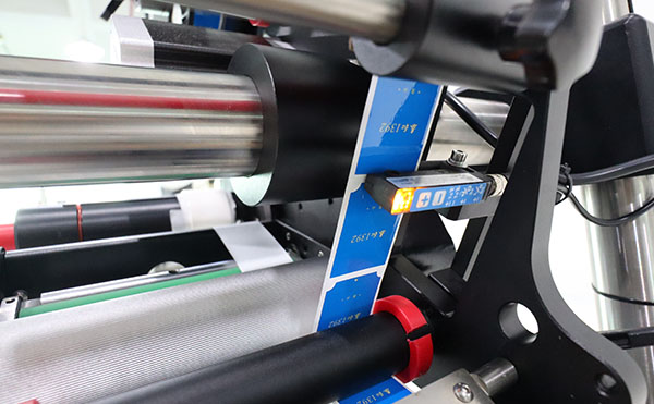 全自動平面貼標(biāo)機(jī),平面貼標(biāo)機(jī),貼標(biāo)機(jī)廠家